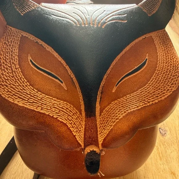 Brown Fox Leather Crossbody Bag - Picture 10 of 11